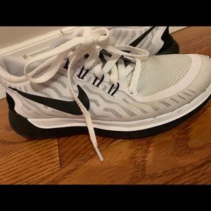 Nike freestyles. $6 OBO women’s size 7